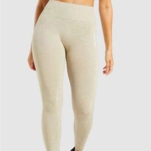Adapt Mark Seamless Leggings. Khaki color.